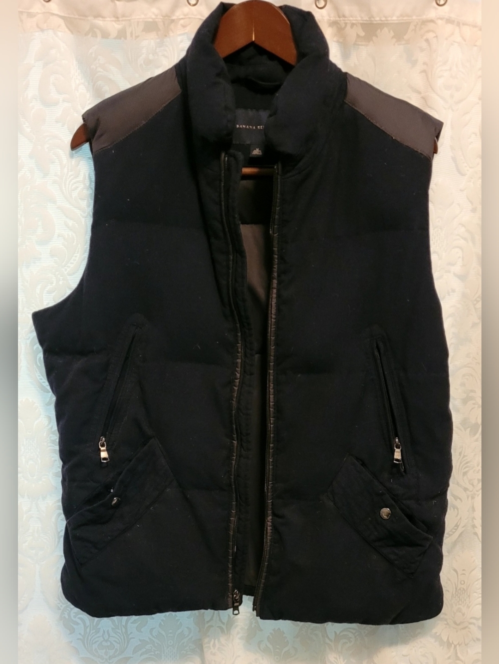 Banana Republic Men's Navy Puffer Vest - Classic Quilted Sleeveless Jacket Sz M
